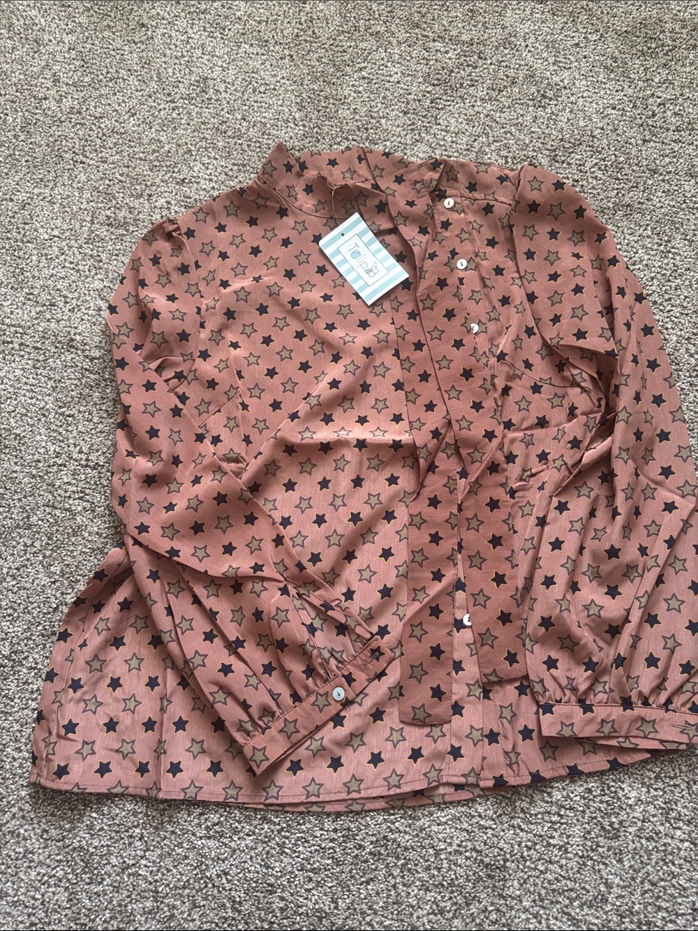 Women’s Rust Star-Print Button-Down Blouse